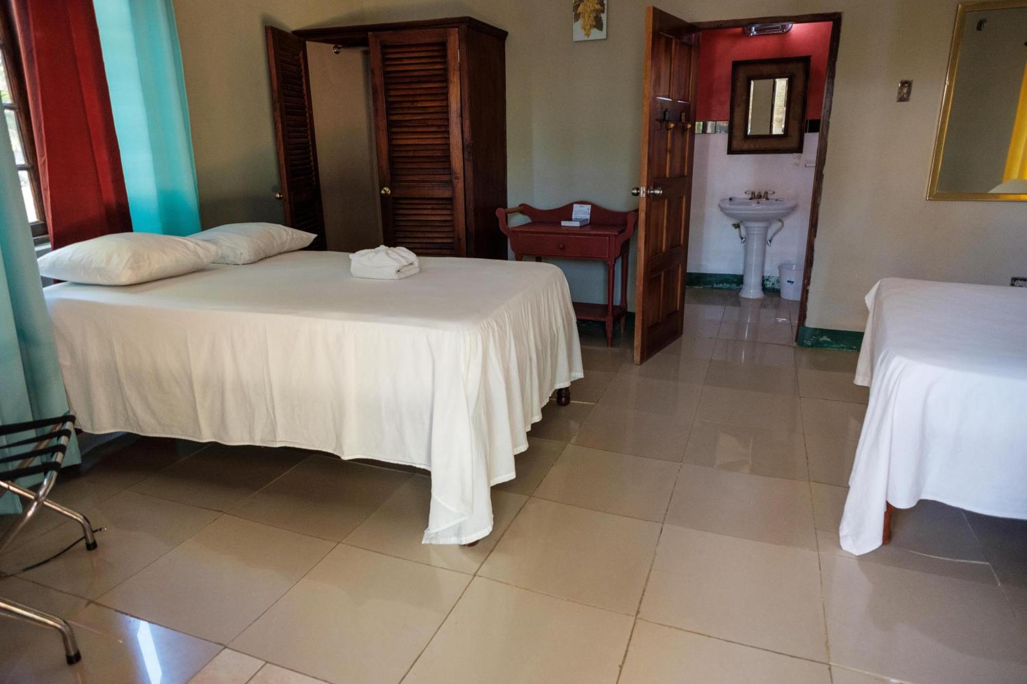 Indigo Beach Resort Black River Exterior photo