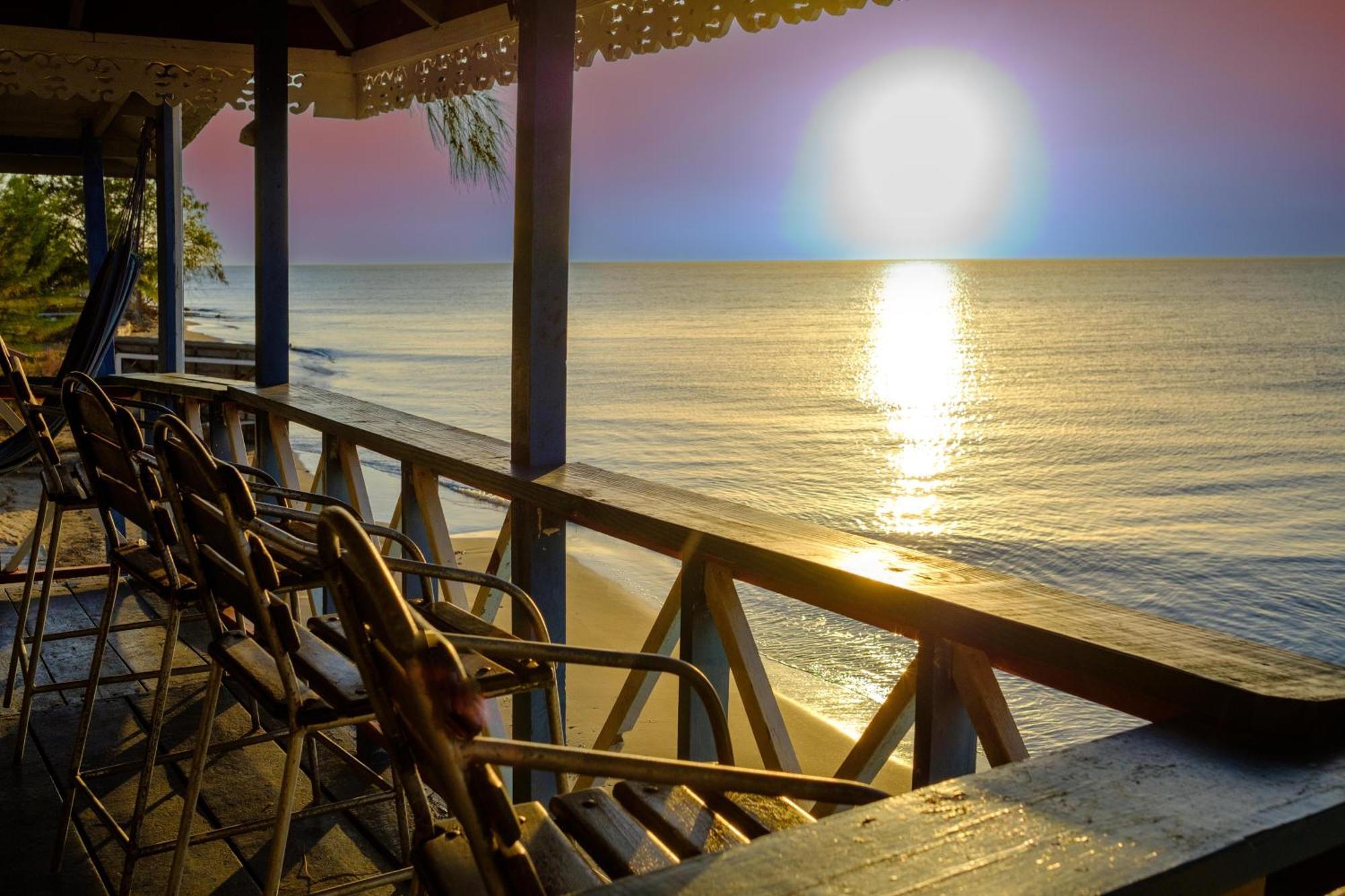 Indigo Beach Resort Black River Exterior photo